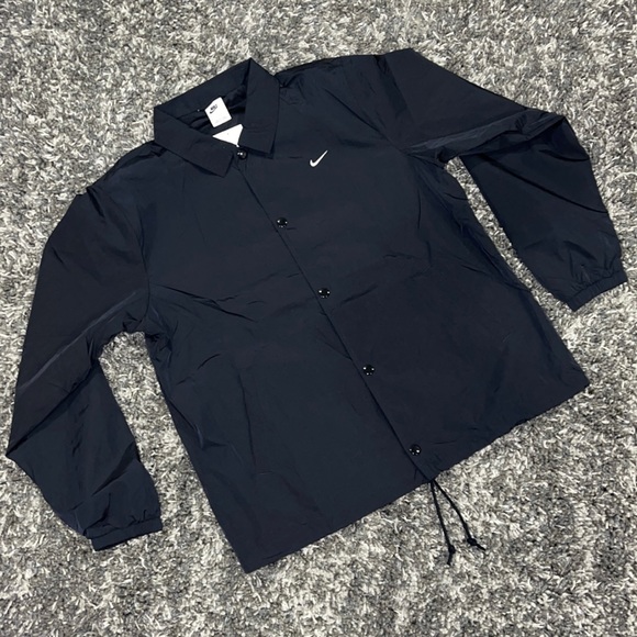 New NIKE Sportswear Authentics Mens Coaches Jacket in Black - Picture 4 of 14